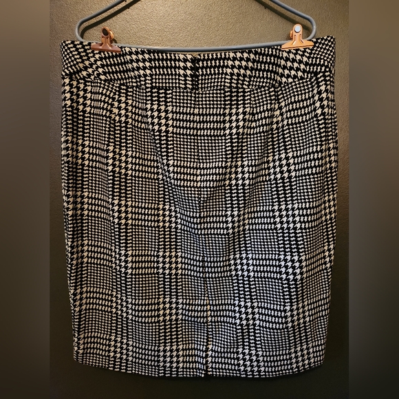 18/20 Lane Bryant Skirt - Picture 4 of 6